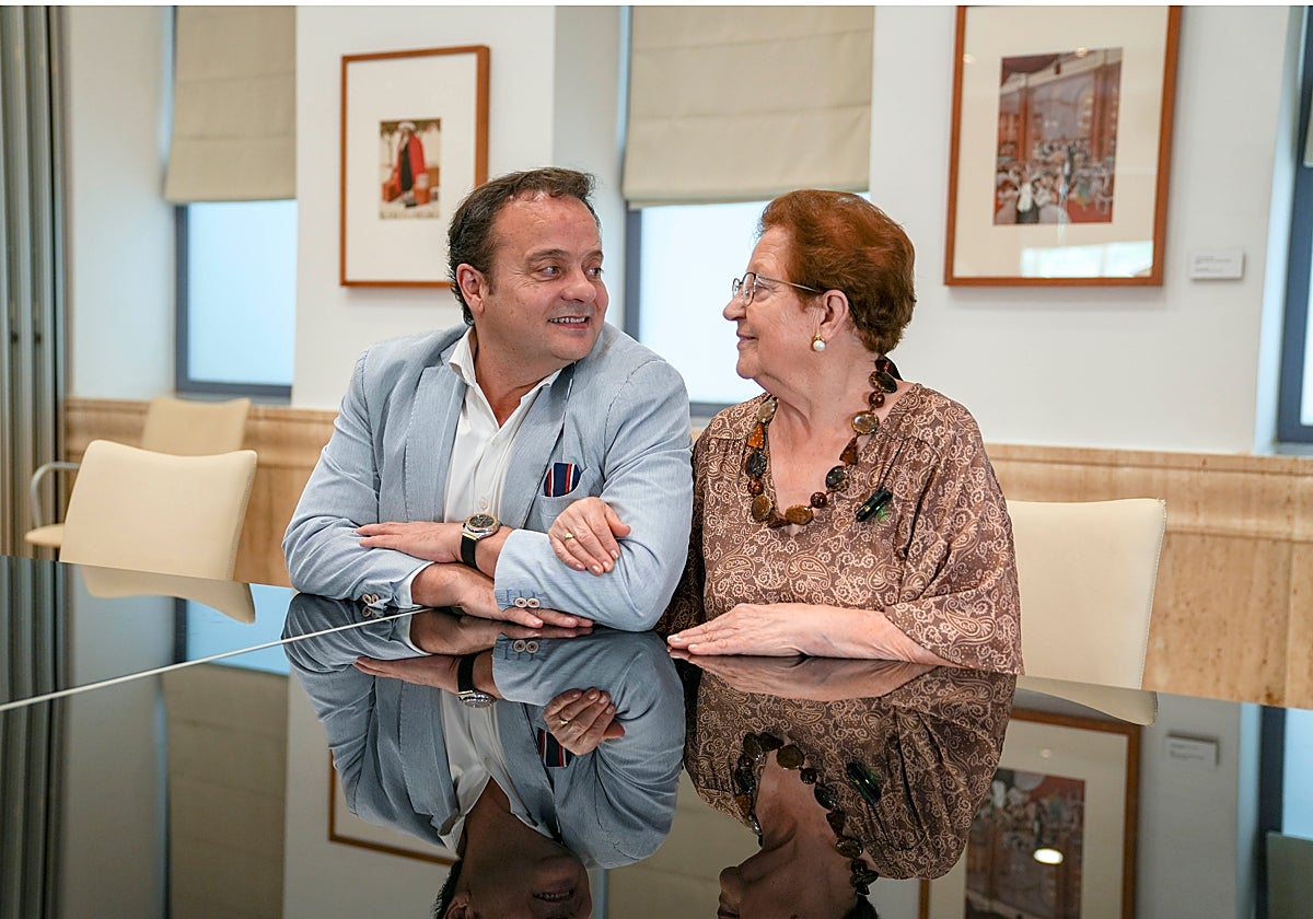 Francisco Díaz Cadenas con Aurora, su madre, durante la entrevista