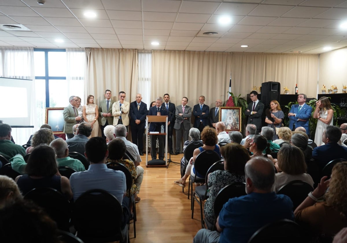 Manuel Román presentando su candidatura