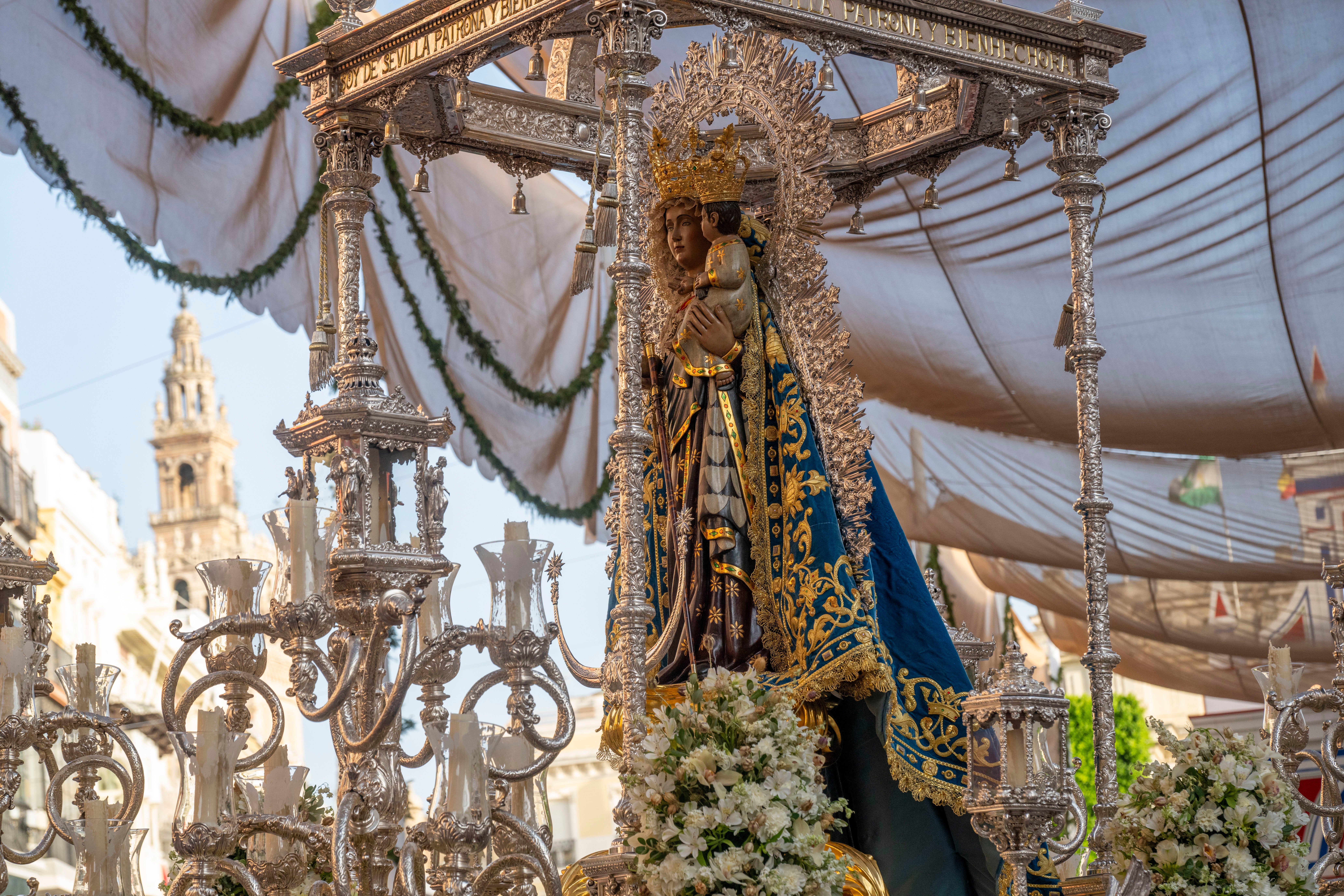 El regreso de la Hiniesta Gloria y el Señor de la Cena, en imágenes