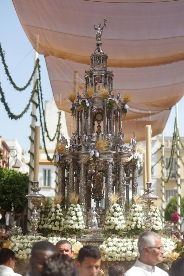 Procesión del Corpus en los alrededores de la Catedral