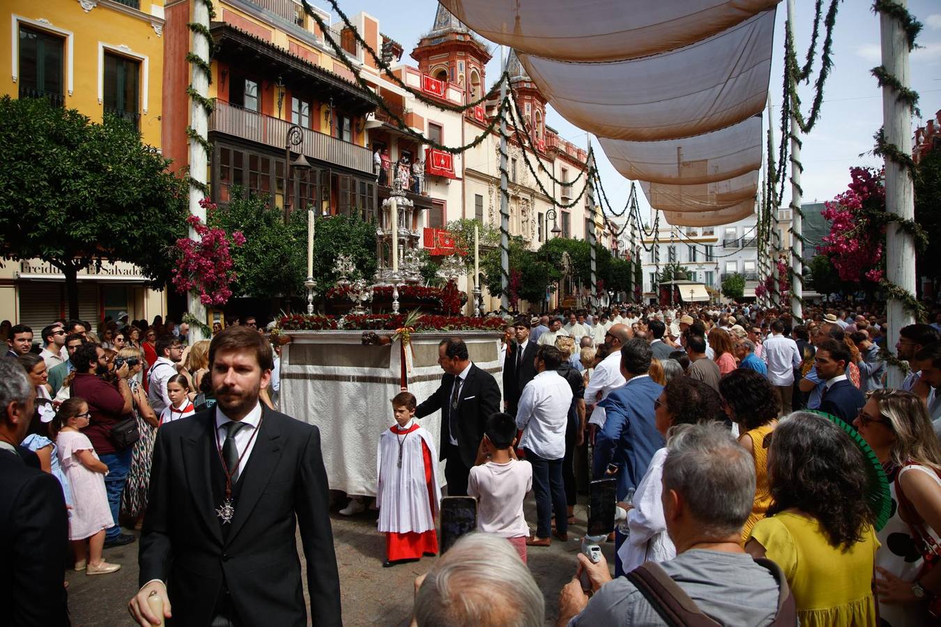 Procesión del Corpus en los alrededores de la Catedral