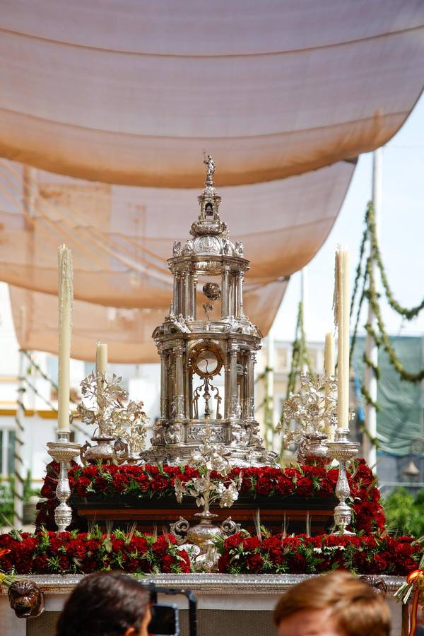 Procesión del Corpus en los alrededores de la Catedral