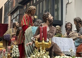 El misterio de la Cena sufre un accidente en la procesión del Corpus de Sevilla al romperse un farol en la calle Francos