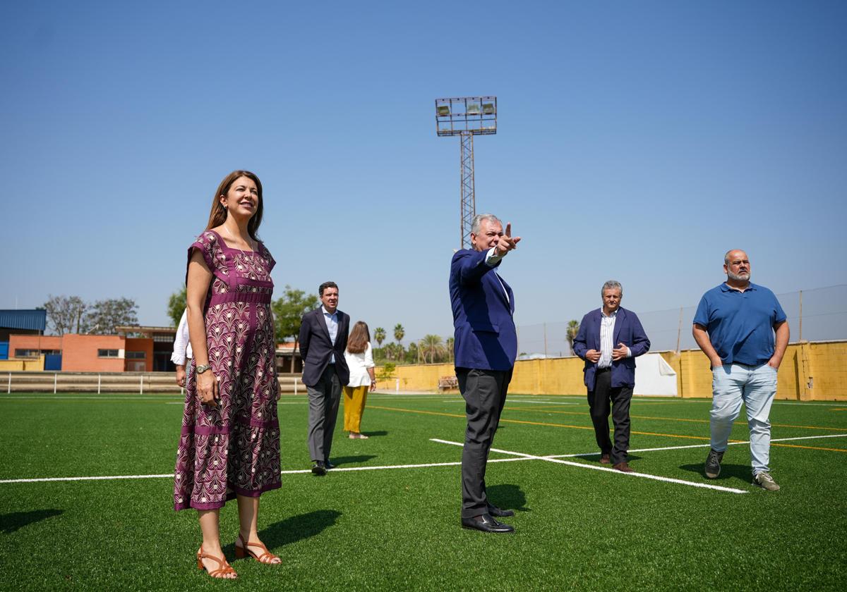 Visita del alcalde de Sevilla al campo de rugby del Club Deportivo San Jerónimo
