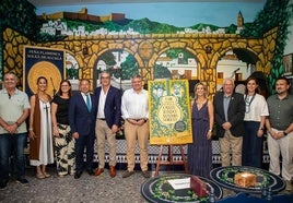 Mairena del Alcor presenta el cartel de su Concurso Nacional de Cante Jondo Antonio Mairena, dedicado a la Peña La Soleá de Alcalá