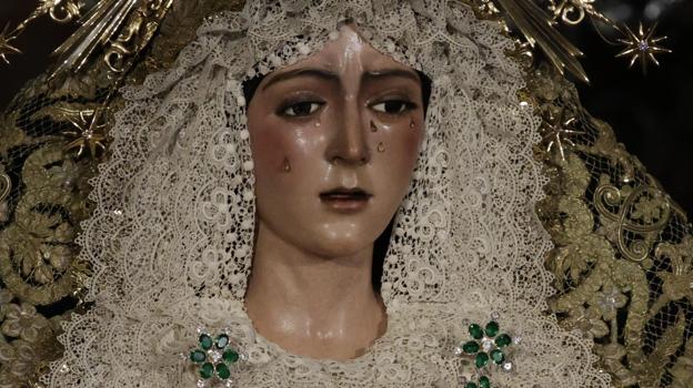 Imagen después - La Macarena, antes y después del retoque de las pestañas