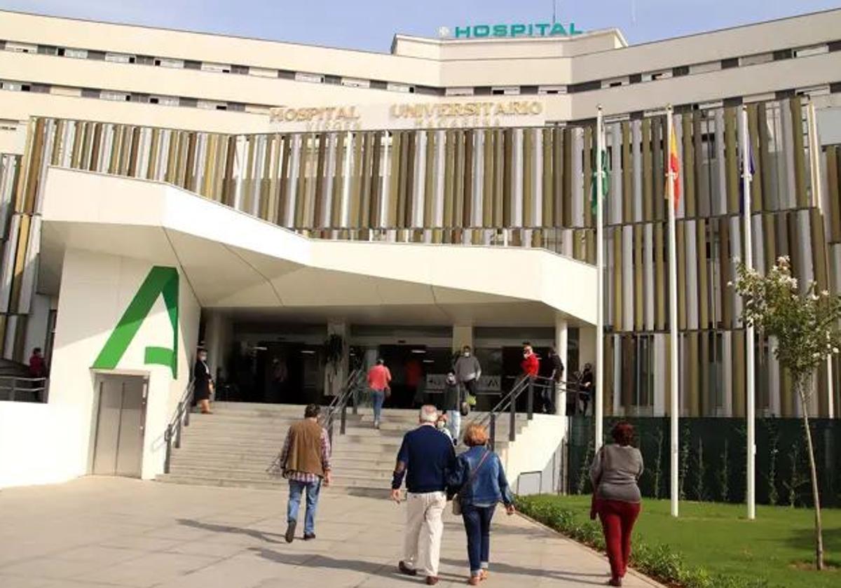 Entrada del Hospital Universitario Virgen Macarena