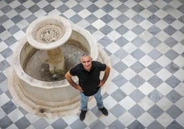 «El bilingüismo de los colegios e institutos públicos en España es una gran falacia, un simple cartel en la puerta»