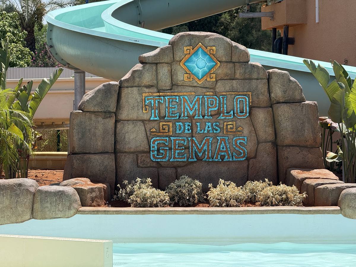 Diferentes zonas con lagunas y toboganes ayudan a suavizar las altas temperaturas de Sevilla