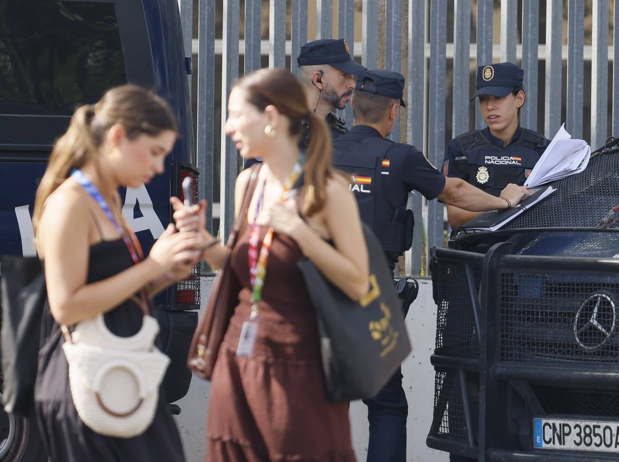 Miembros de la Policía Local y Nacional así como equipos de la Guardia Civil han tomado Sevilla para la Cumbre de la ONU
