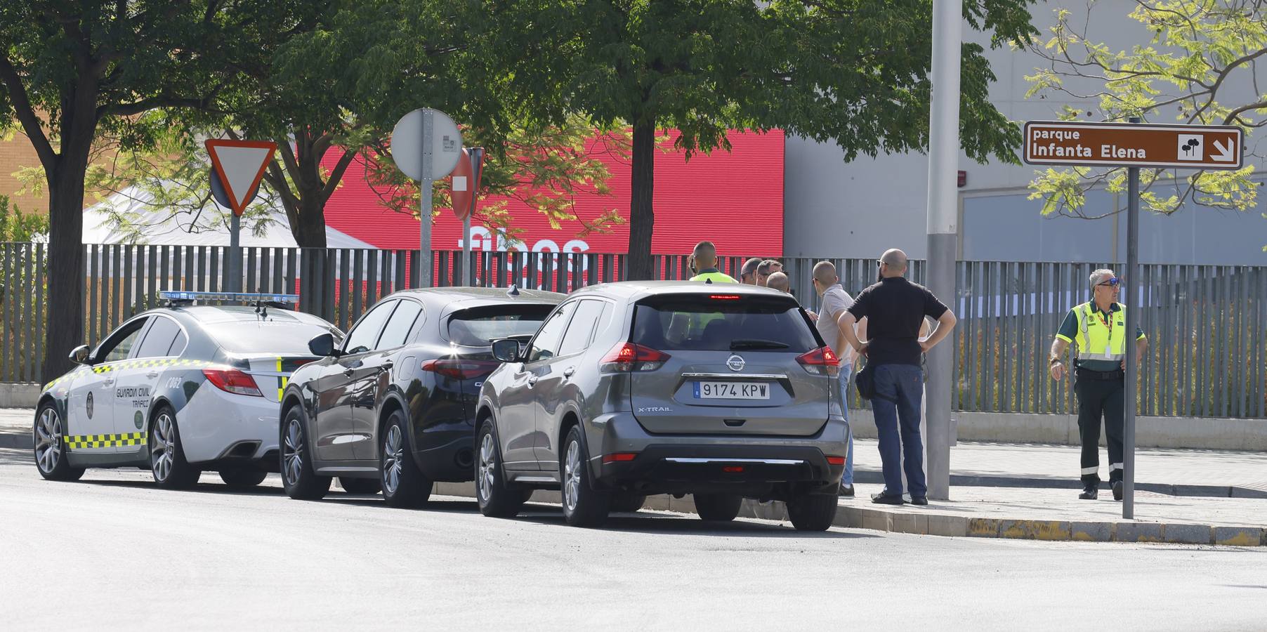 Miembros de la Policía Local y Nacional así como equipos de la Guardia Civil han tomado Sevilla para la Cumbre de la ONU