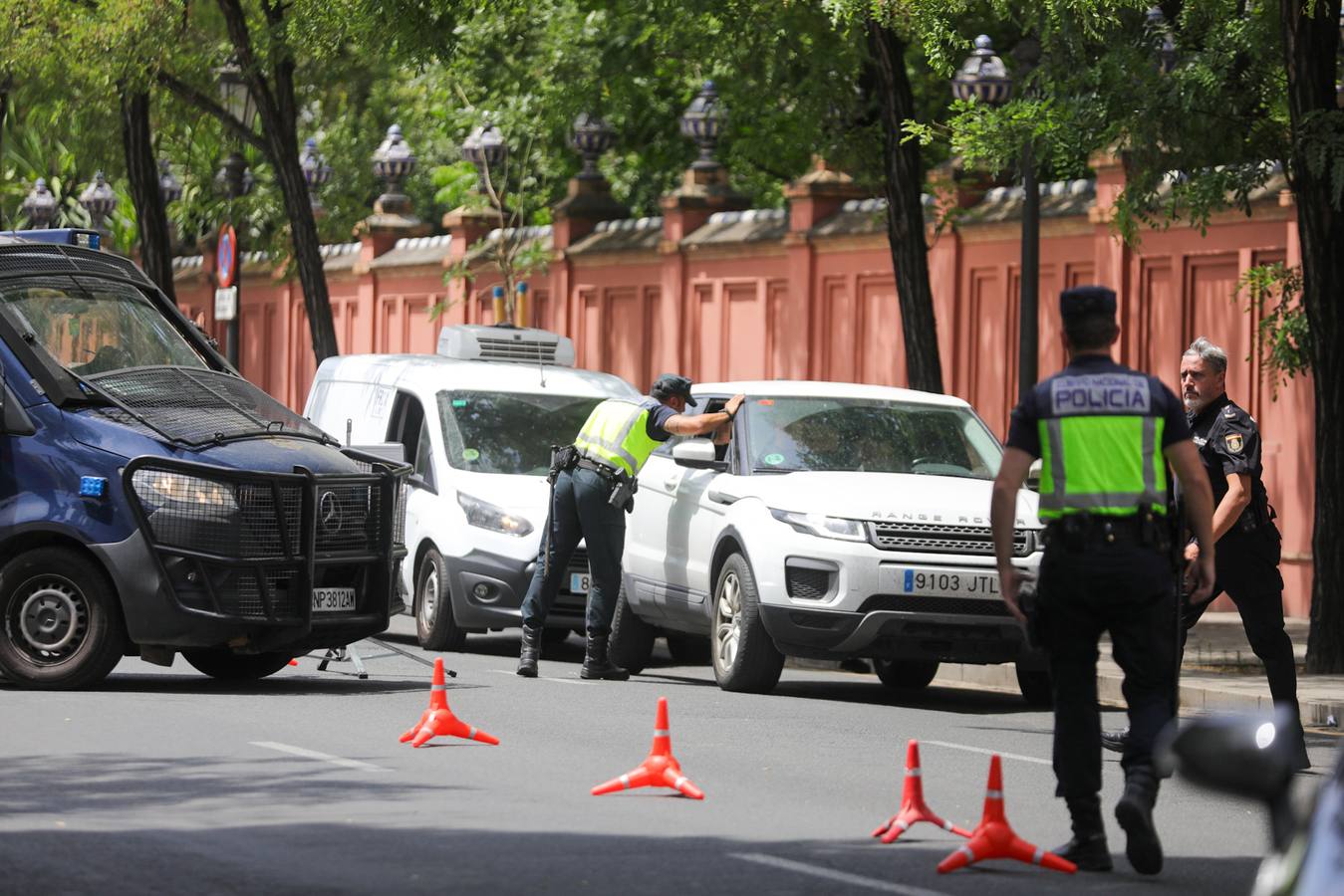 Miembros de la Policía Local y Nacional así como equipos de la Guardia Civil han tomado Sevilla para la Cumbre de la ONU