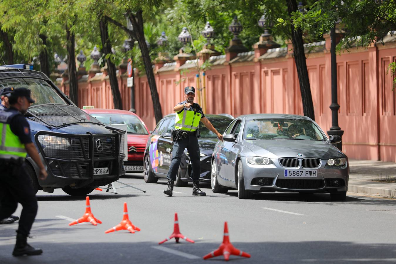 Miembros de la Policía Local y Nacional así como equipos de la Guardia Civil han tomado Sevilla para la Cumbre de la ONU
