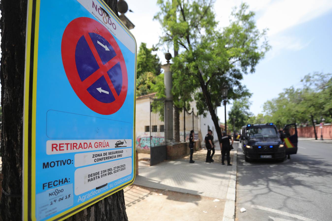 Miembros de la Policía Local y Nacional así como equipos de la Guardia Civil han tomado Sevilla para la Cumbre de la ONU
