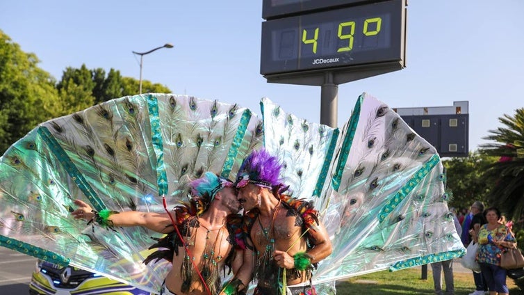 Imágenes del paso de la Cabalgata del Orgullo Sevilla 2025
