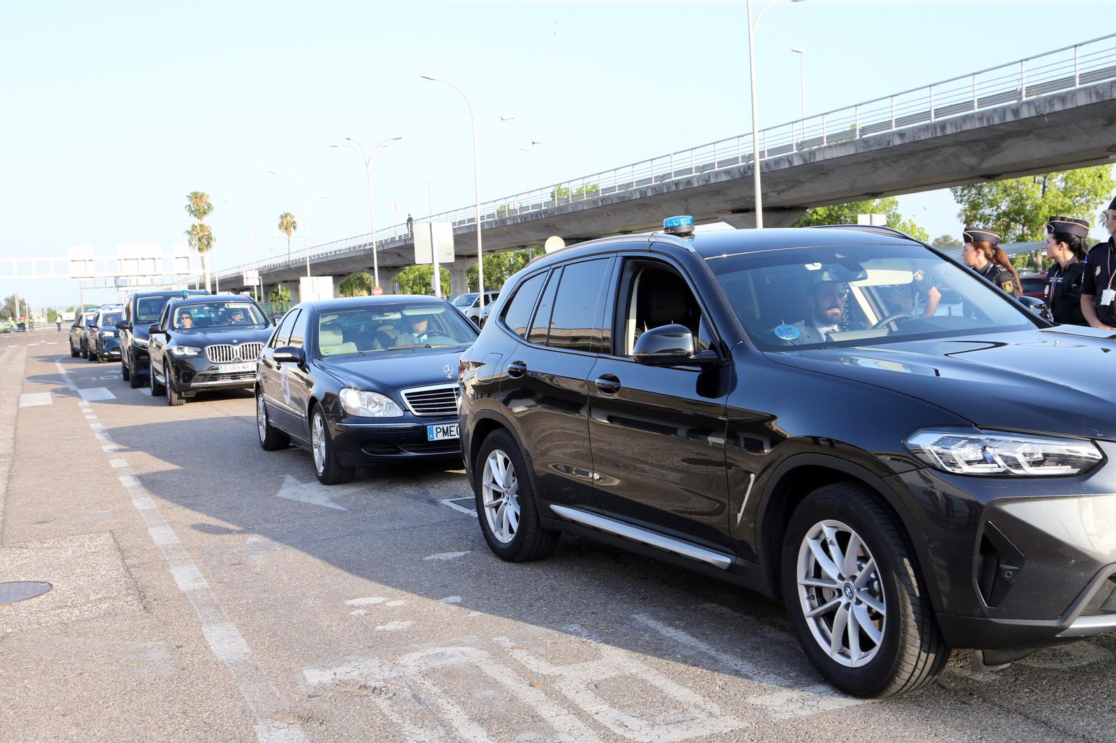 La Policía Nacional refuerza el aeropuerto de Sevilla para la llegada de autoridades a la Cumbre de la ONU, en imágenes