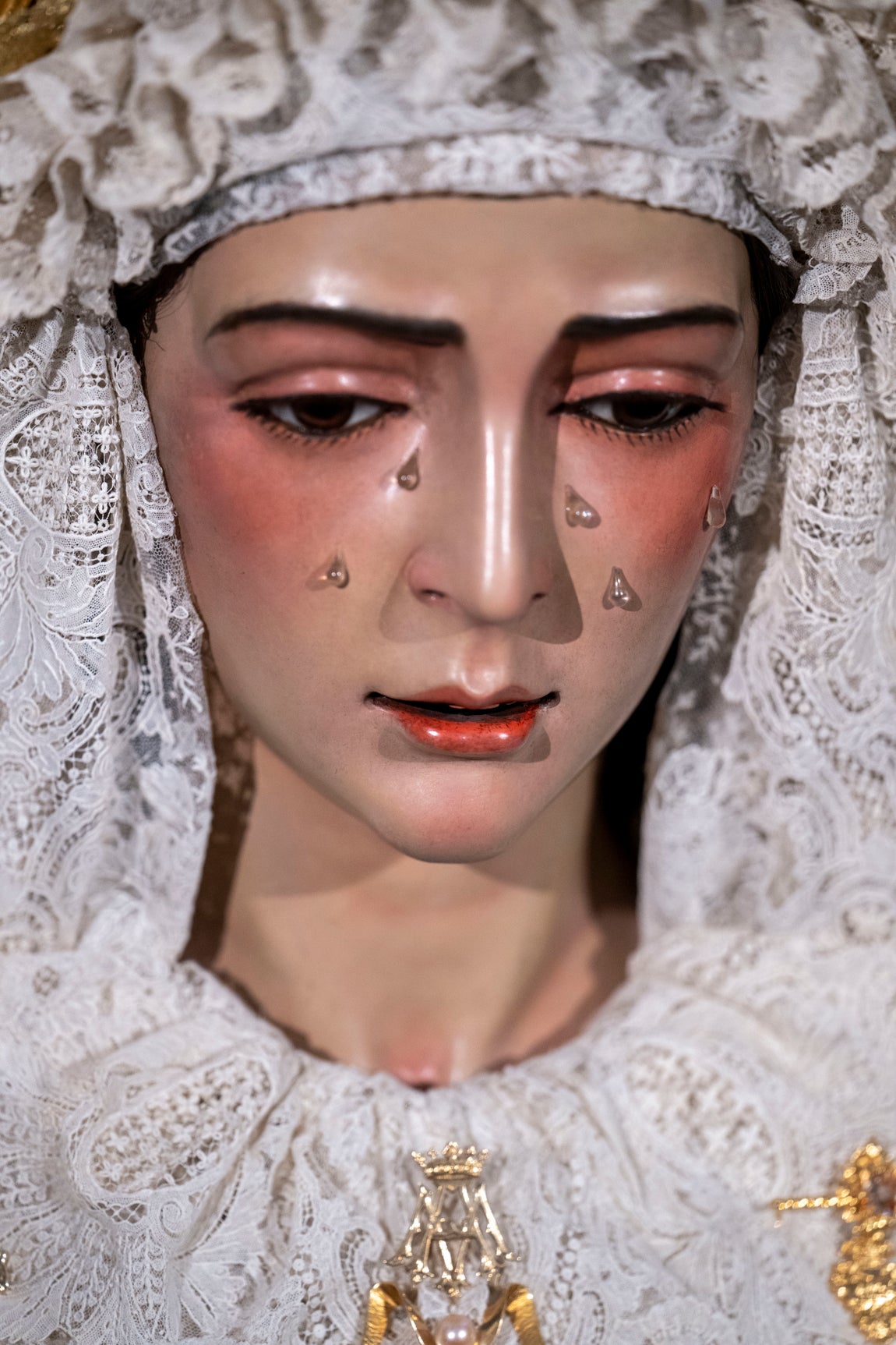 El besamanos extraordinario de la Virgen del Rocío