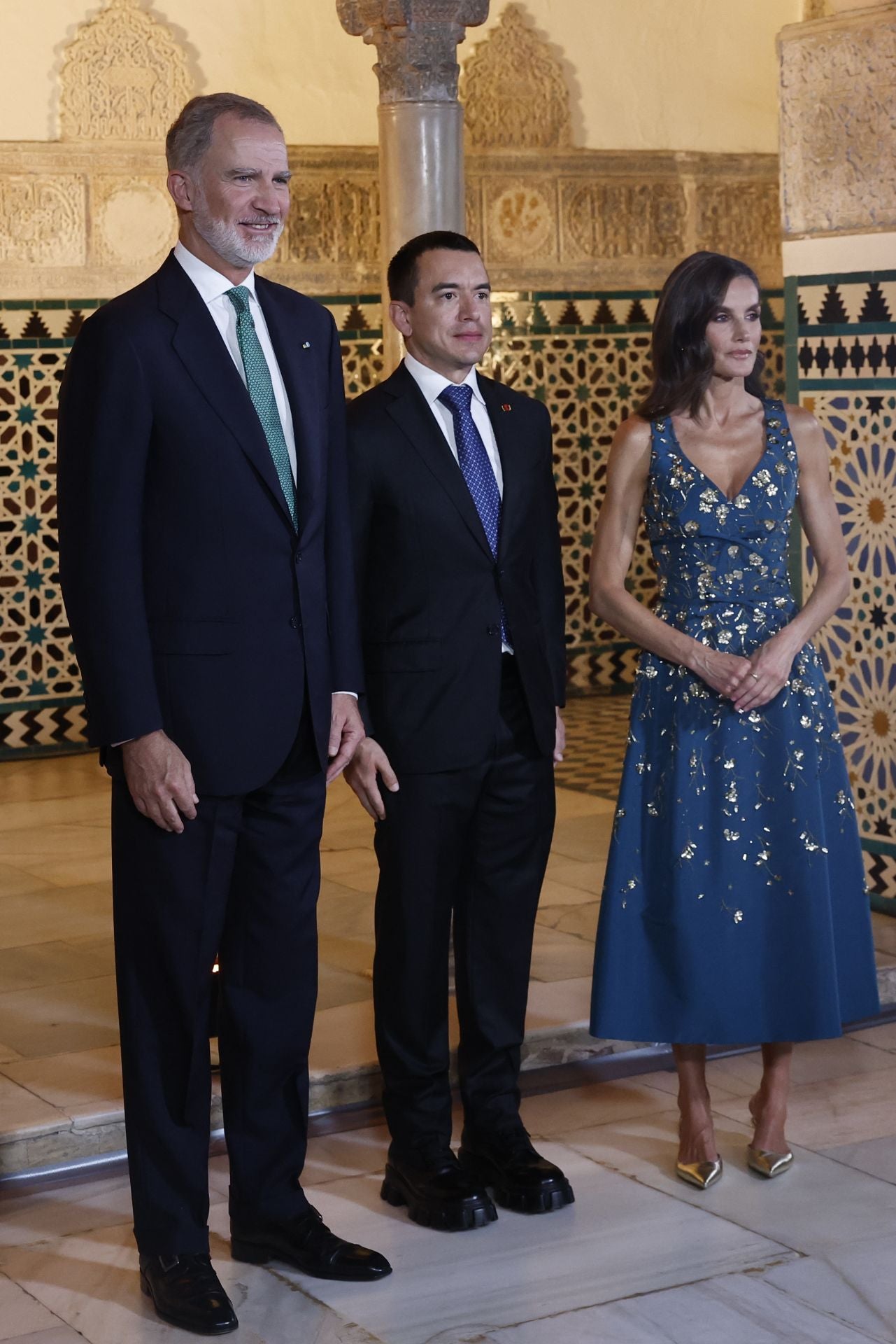 El rey Felipe VI (c) y la reina Letizia (d) reciben presidente de Ecuador, Daniel Noboa