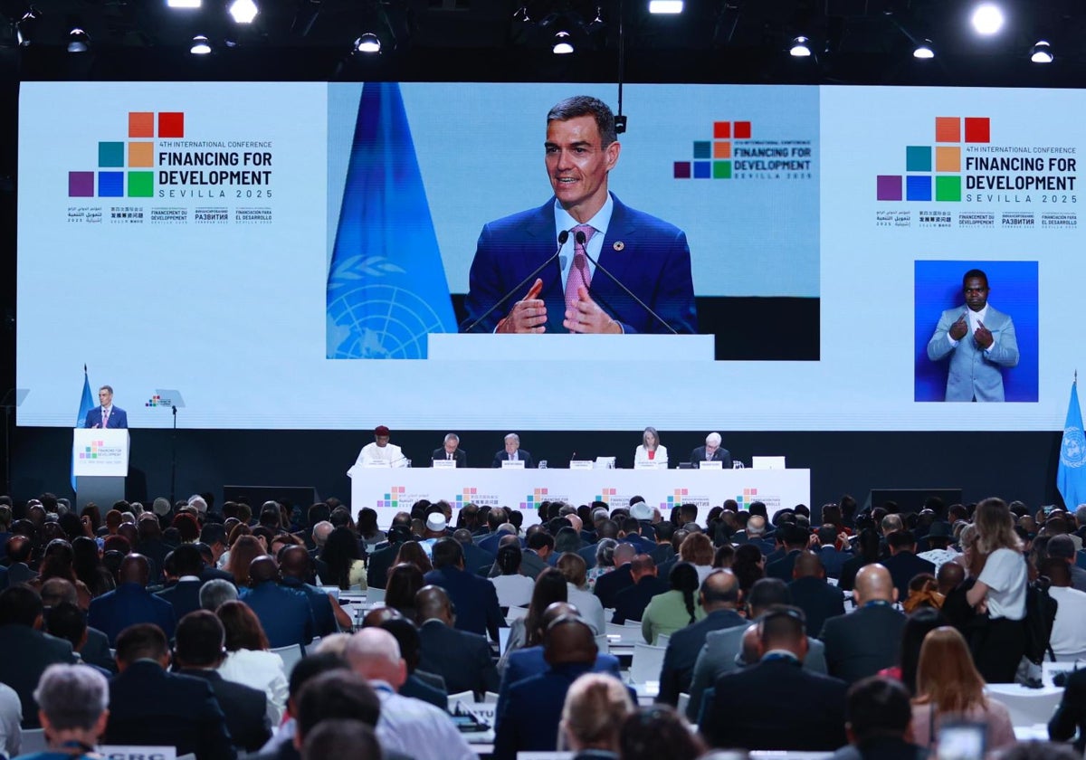 Pedro Sánchez interviniendo ester lunes en la Cumbre de la ONU en Sevilla