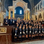 Siempre Así junto a los niños del coro del colegio Yago School de Sevilla