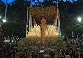 Procesión de la Virgen del Rocío tras ser coronada, en imágenes