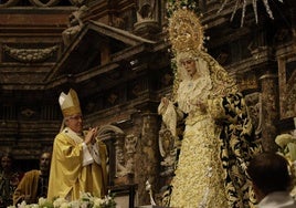 Coronación de la Virgen del Rocío en la Catedral