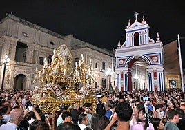 El Rocío firma la víspera más extraordinaria en la coronación de su dolorosa