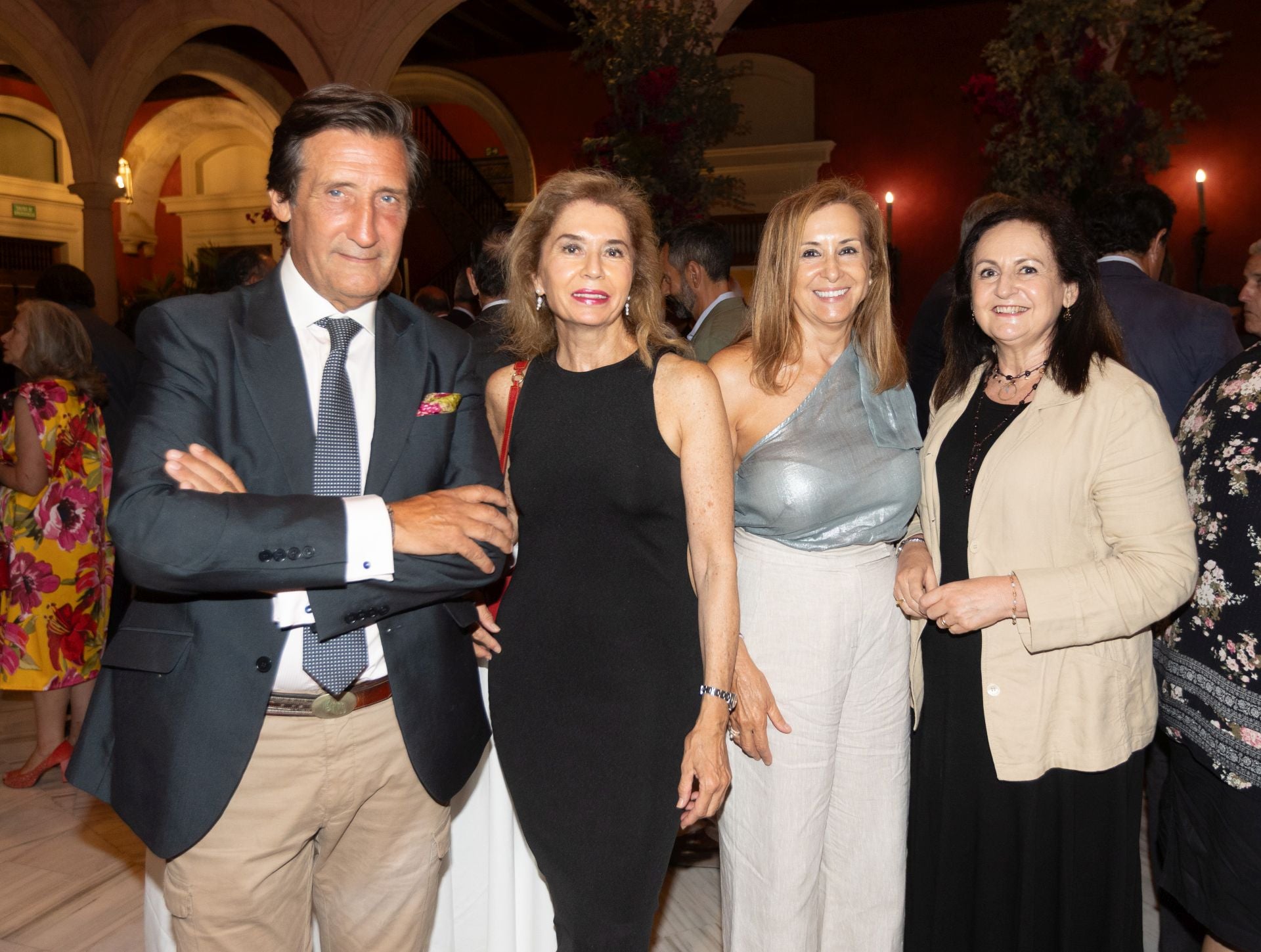 Emilio Moeckel, Mercedes Enrile, Yolanda Valdivieso y María Amelia Lerdo de Tejada