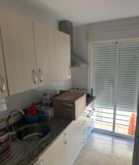 Imagen secundaria 2 - Venden un piso en Isla Cristina por menos de 90.000 euros a cinco minutos de la playa