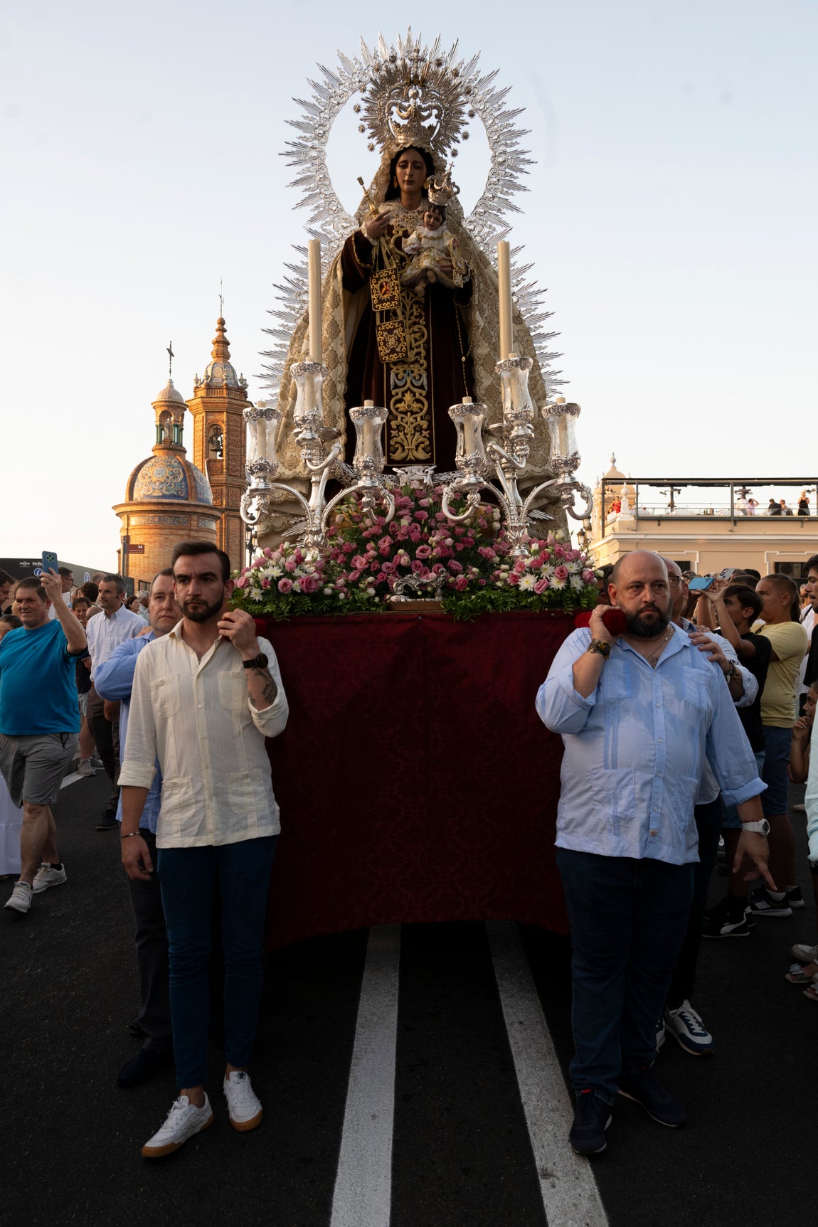El traslado de la Virgen del Carmen del Puente de Triana a la parroquia de la O
