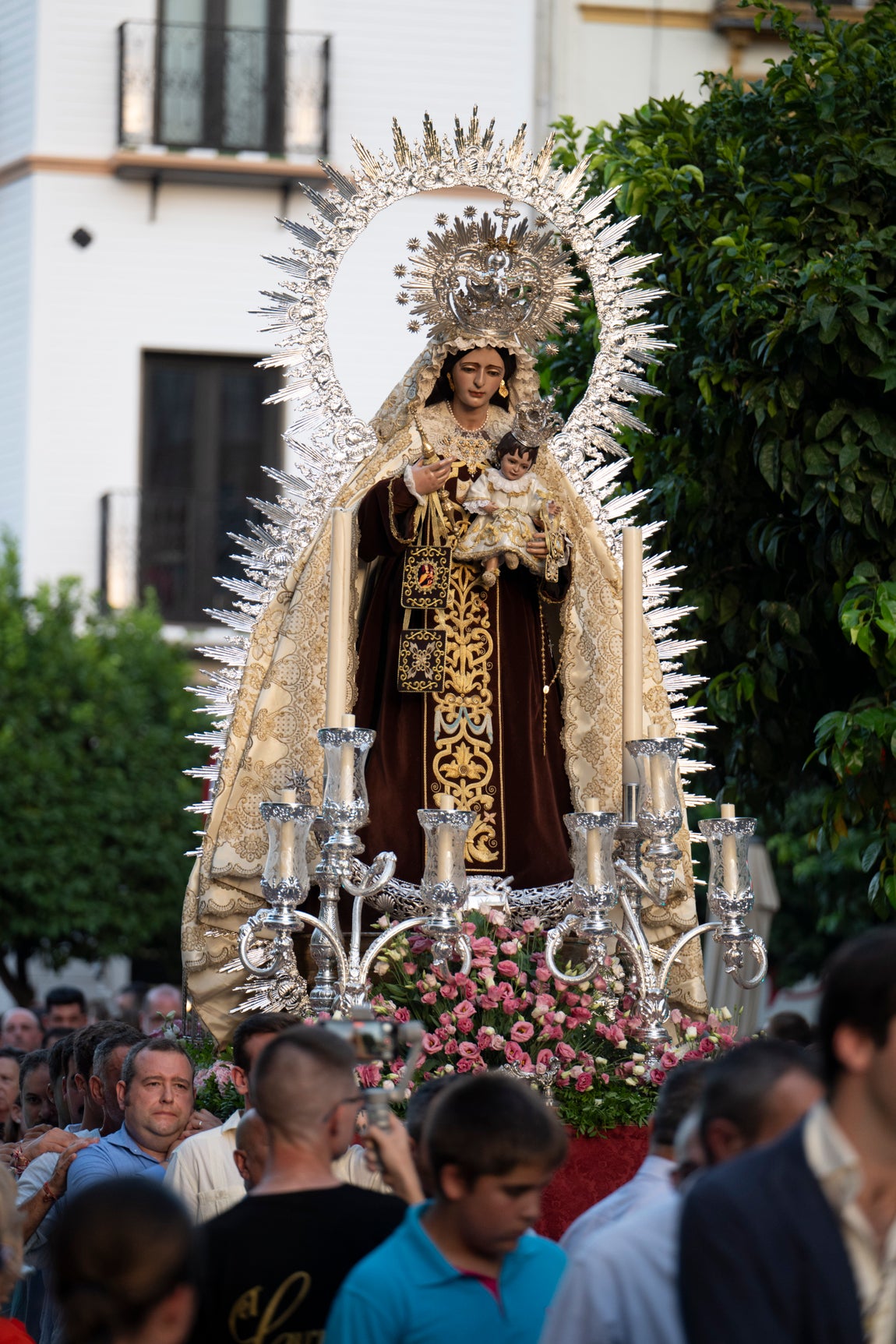 El traslado de la Virgen del Carmen del Puente de Triana a la parroquia de la O