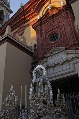 Un momento de la salida este sábado de la Virgen del Carmen de Santa Ana