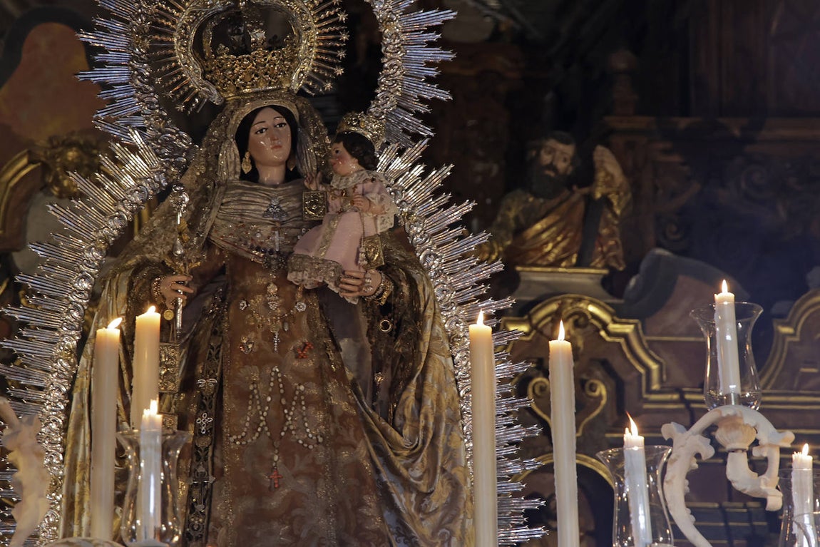 Procesión de la Virgen del Carmen por las calles de Triana