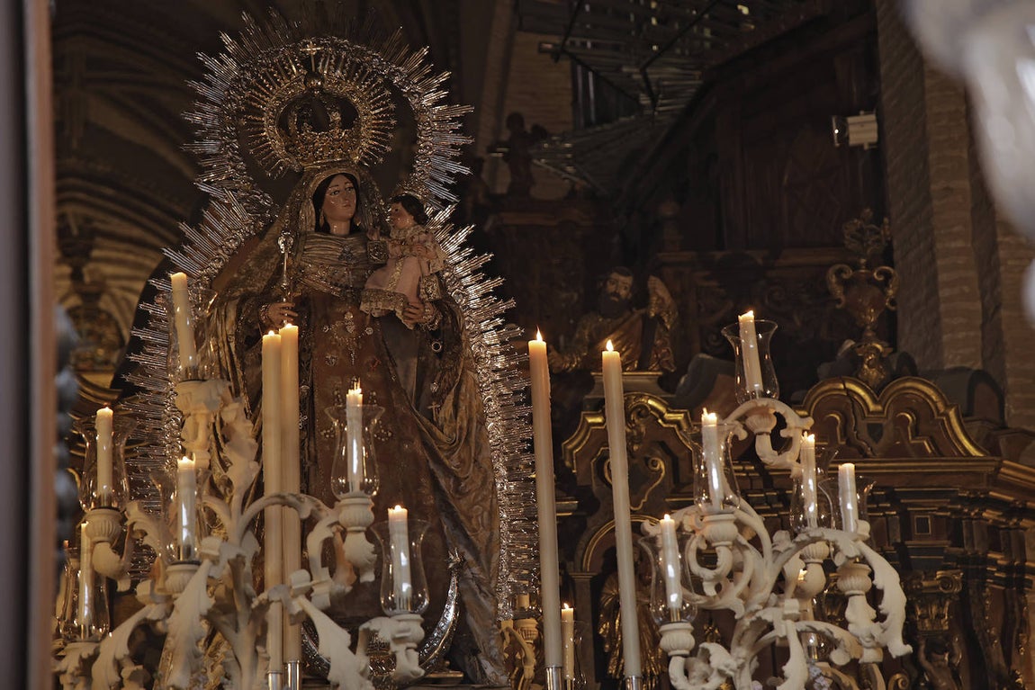 Procesión de la Virgen del Carmen por las calles de Triana