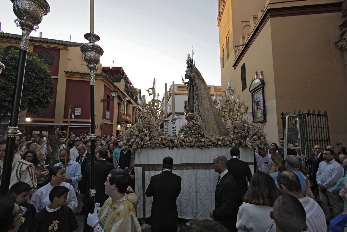 Procesión de la Virgen del Carmen por las calles de Triana