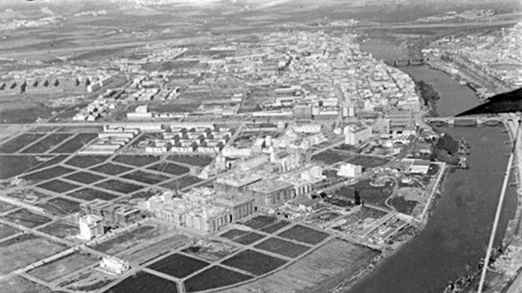 Vista aérea del barrio de Los Remedios en 1955
