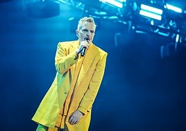 Miguel Bosé:  «Hacía mucho tiempo que tenía el deseo de salir a Sevilla a cantarle su canción. Esa ciudad es mágica»