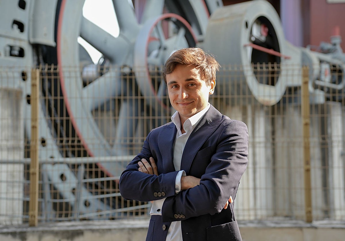 Jacob González Isa en la Escuela de Ingenieros de la Isla de la Cartuja de Sevilla