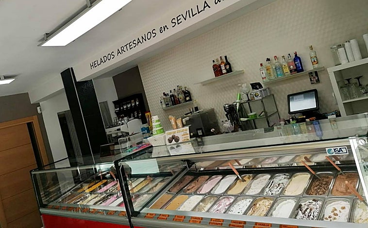 Imagen principal - Esta es la heladería de Sevilla imprescindible, según National Geographic