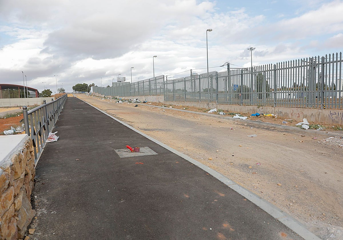 La calle Carmen Vendrell en el Distrito Cerro-Amate de Sevilla