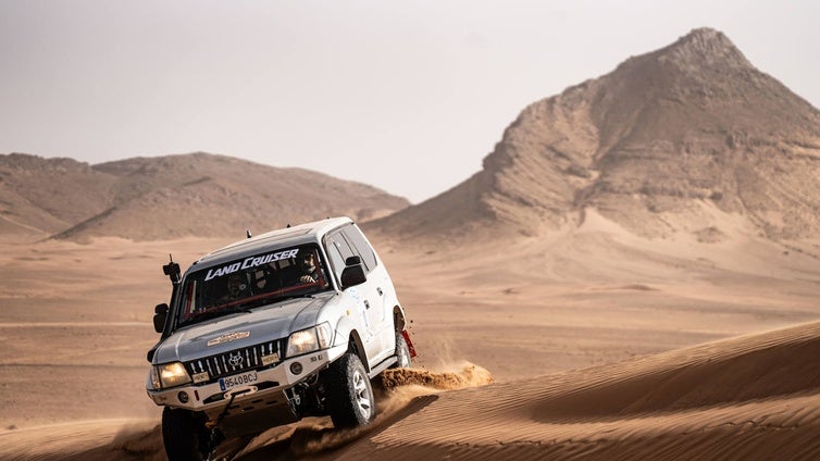 La aventura de dos dentistas sevillanos en el Dakar Classic 2026: «Es más barata que la modalidad de Carlos Sainz»