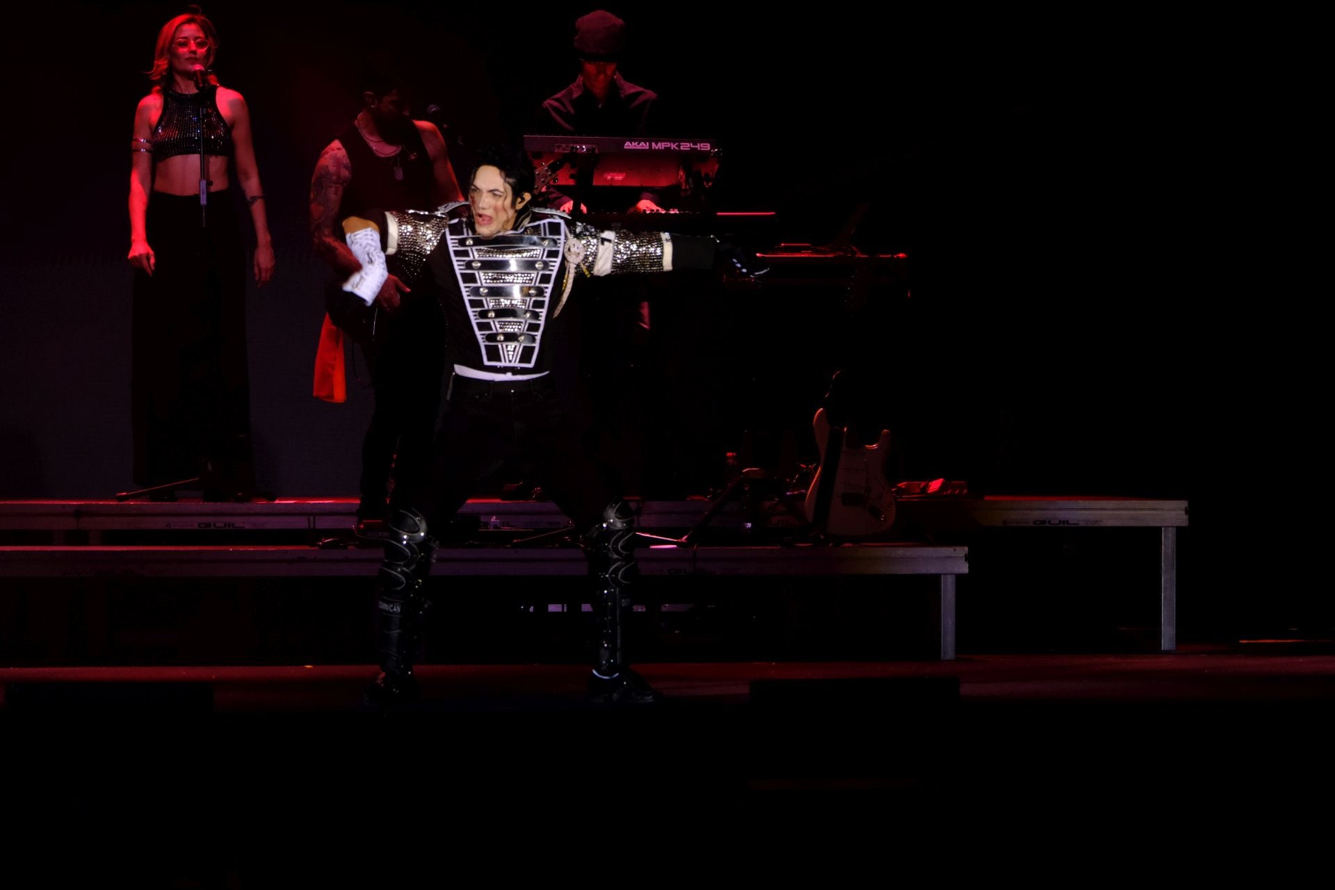 Lenny Jay ofreció un espectáculo inigualable en el escenario del Tío Pepe Festival