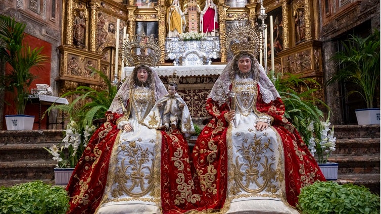 Entre bengalas y nanas, Triana rinde homenaje a Santa Ana
