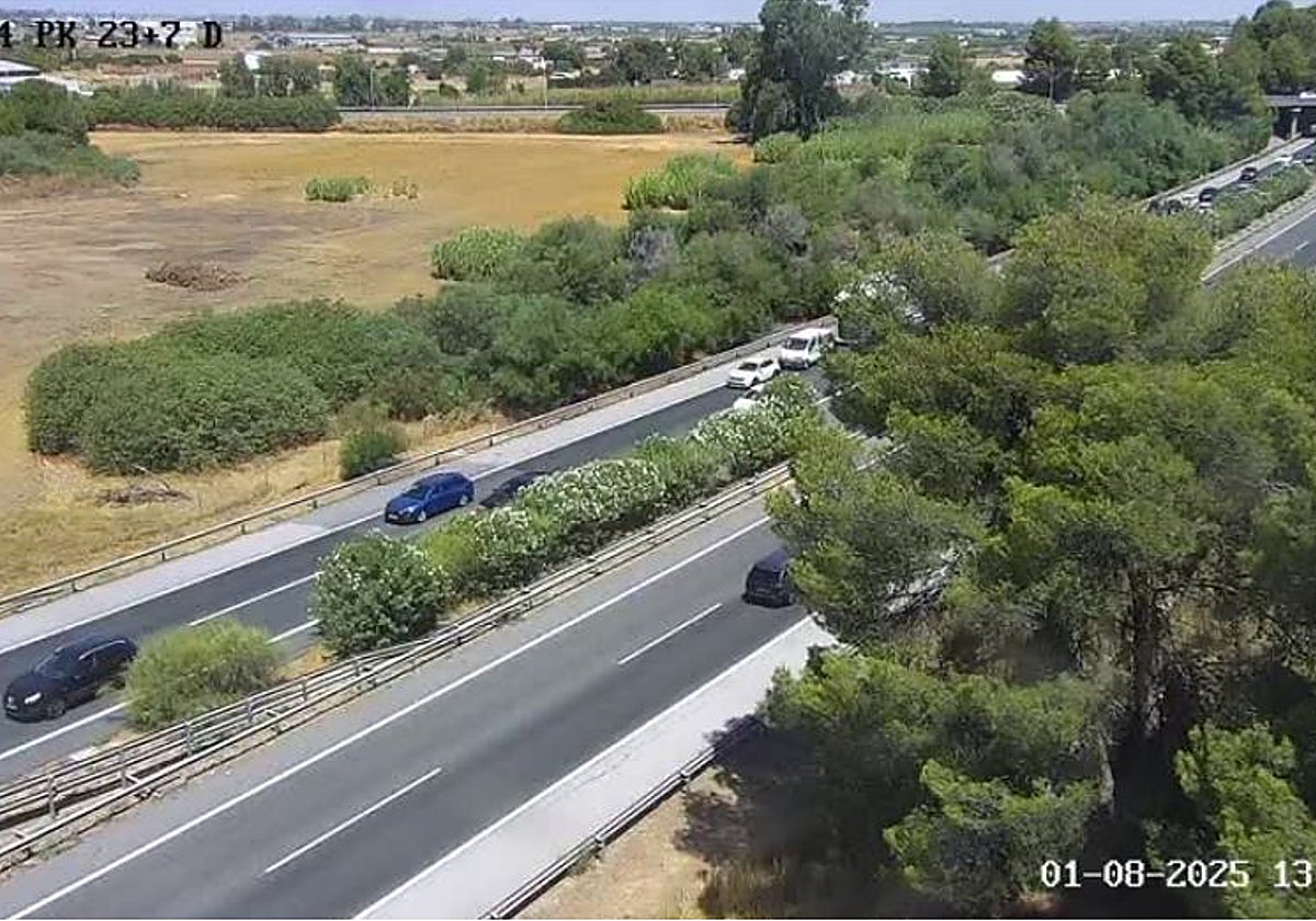Kilómetro 23 de la AP-4 este viernes al mediodía en sentido decreciente