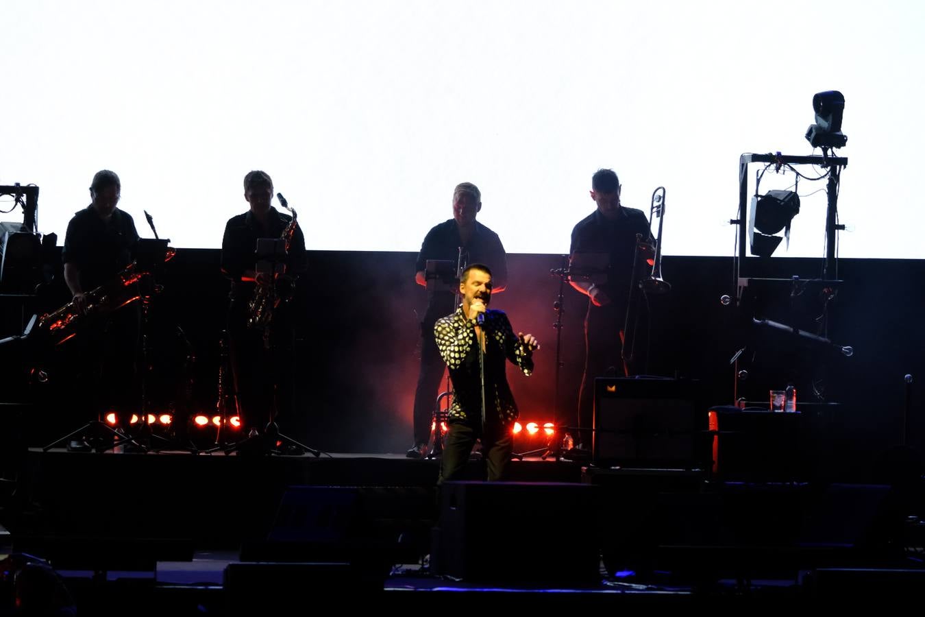 El músico ha repasado en el Tío Pepe Festival sus grandes éxitos