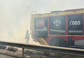 Las altas temperaturas por la ola de calor dejan varios incendios en Sevilla el fin de semana