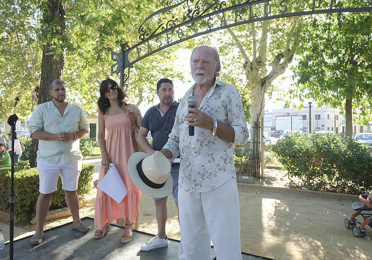 Paco Rosendo en un evento de la Plataforma de Afectados por el Virus del Nilo, junto a Juan José Sánchez, representante de la plataforma