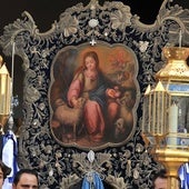 Simpecado de la hermandad de la Pastora y Santa Marina