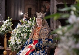 La Virgen de los Reyes regresa al trascoro de la Catedral un cuarto de siglo después