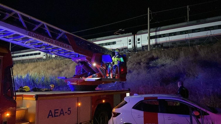 El problema ferroviario entre Majarabique y Sevilla afectó a 2.200 pasajeros que tuvieron que estar hasta diez horas parados